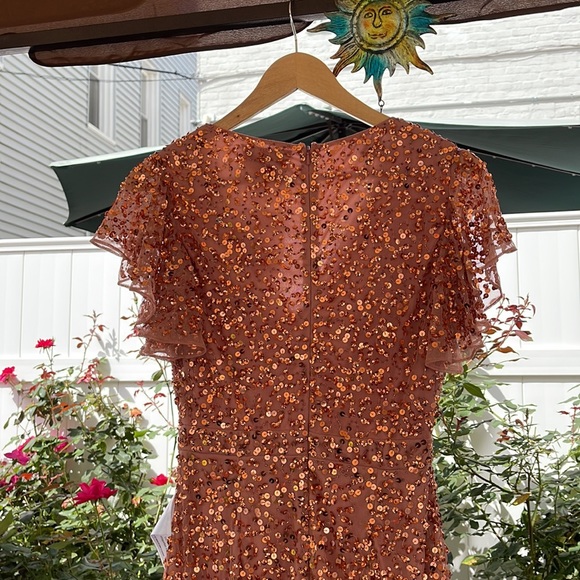 Mac Duggal - Rose Gold Sequined V-Neck Flutter Cap Sleeve Trumpet Dress - Picture 10 of 16